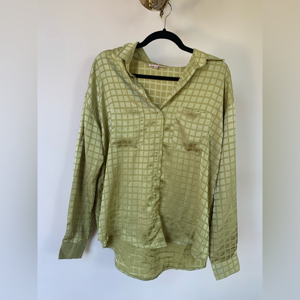 GREY BANDIT (BAILEY ROSE) GREEN SATIN BUTTON DOWN BLOUSE IN SIZE MEDIUM